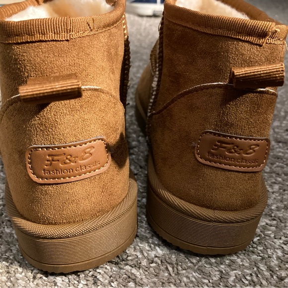 Fake UGG boots! - Picture 3 of 7